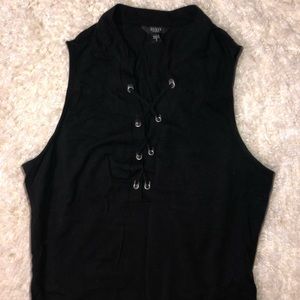 black guess top size small